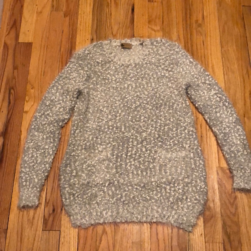 🍂cozy and fuzzy sweater!! - Picture 1 of 6